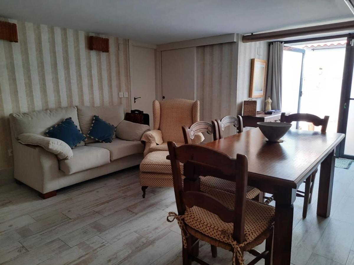 Un Apartamento Vacacional Con Detalles De Un Hogar マイレナ・デル・アルハラフェ エクステリア 写真