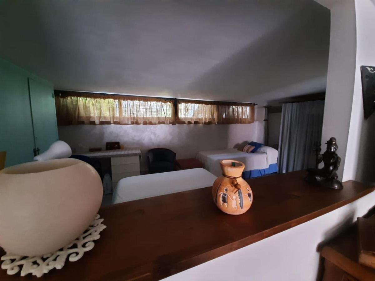 Un Apartamento Vacacional Con Detalles De Un Hogar マイレナ・デル・アルハラフェ エクステリア 写真