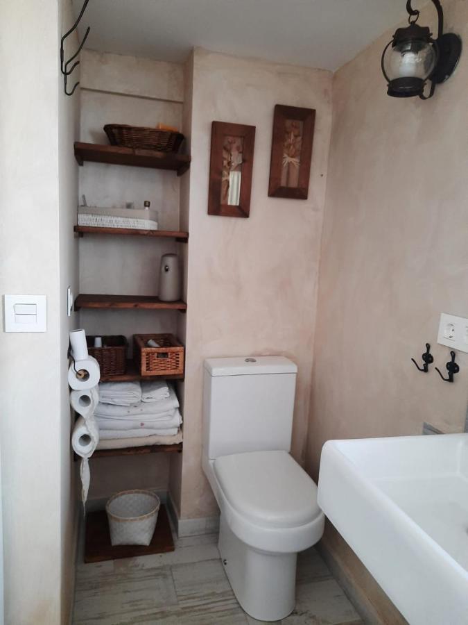 Un Apartamento Vacacional Con Detalles De Un Hogar マイレナ・デル・アルハラフェ エクステリア 写真