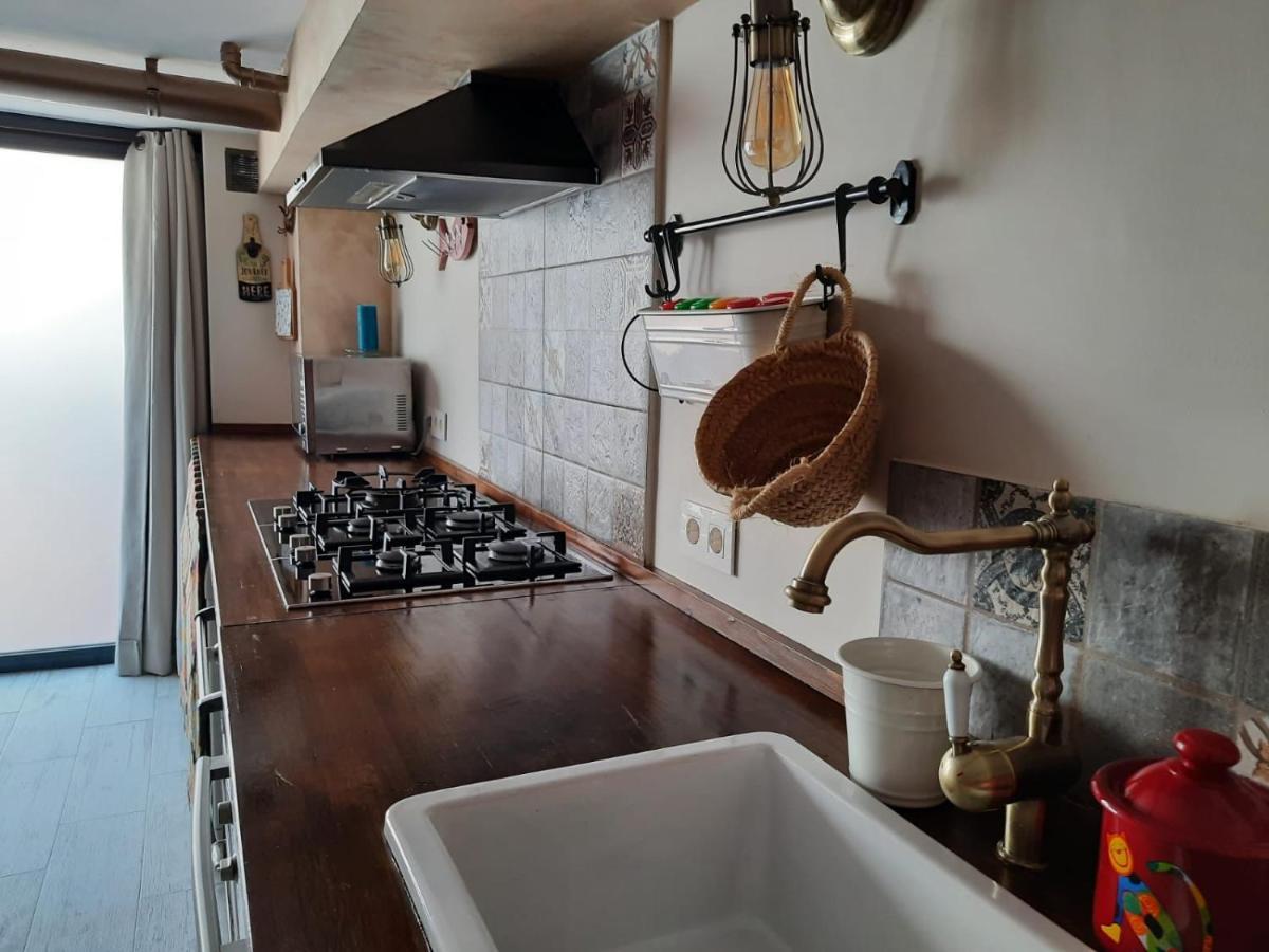 Un Apartamento Vacacional Con Detalles De Un Hogar マイレナ・デル・アルハラフェ エクステリア 写真