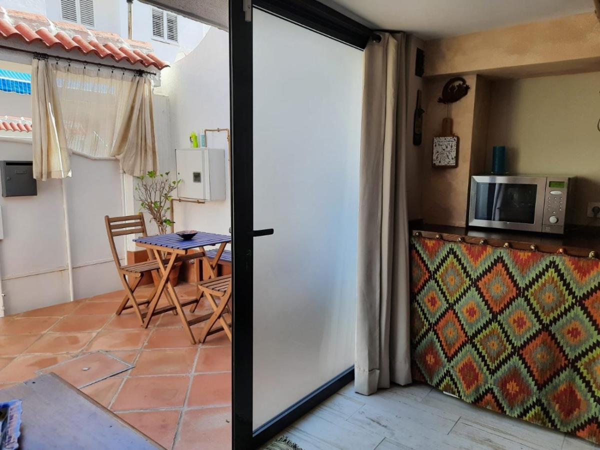 Un Apartamento Vacacional Con Detalles De Un Hogar マイレナ・デル・アルハラフェ エクステリア 写真